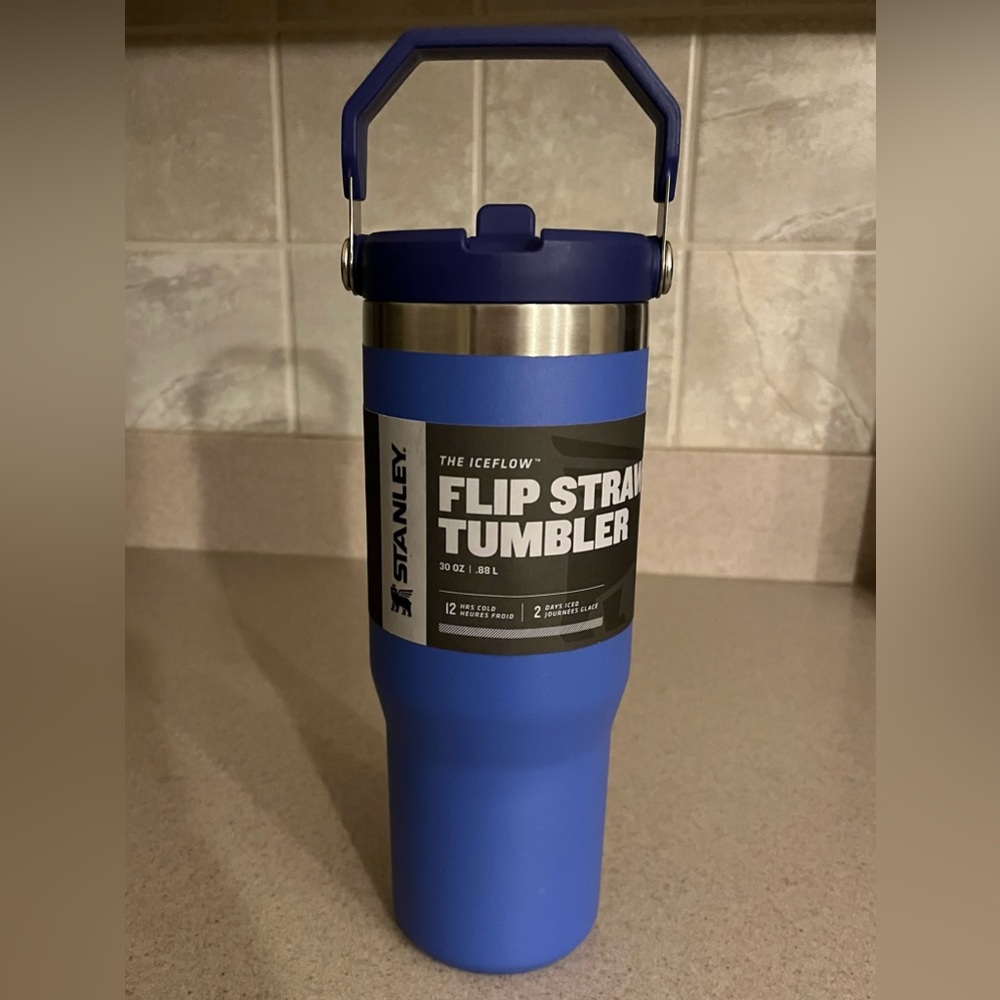 Stanley Flip Straw Tumbler 30oz NWT